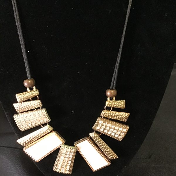 the queen necklace